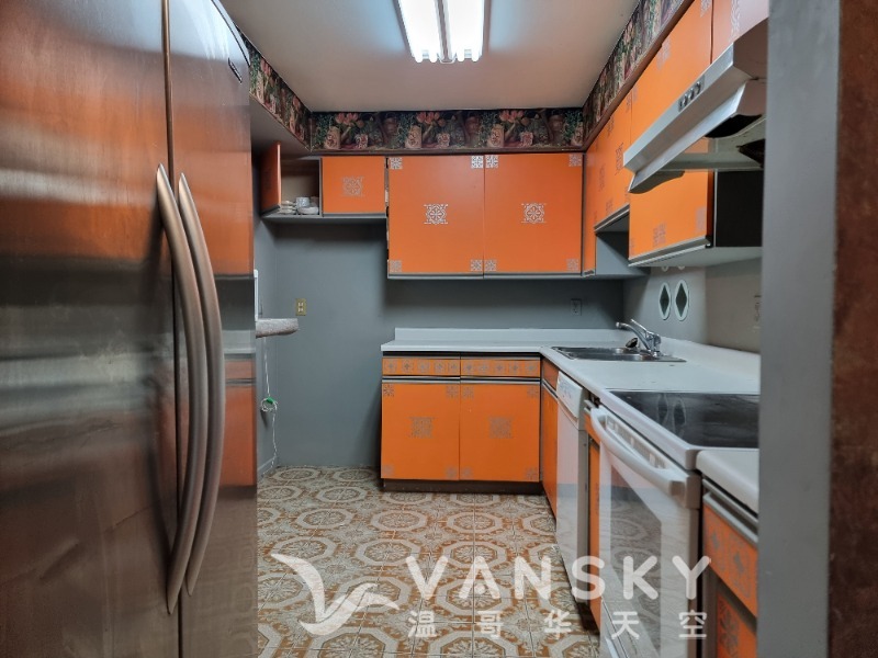 260815055323_2 kitchen.jpg